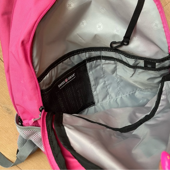 Durable pink backpack - Picture 4 of 5